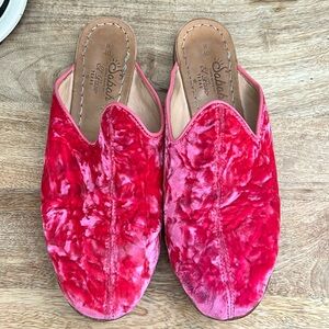 Pink crushed velvet Sabahs